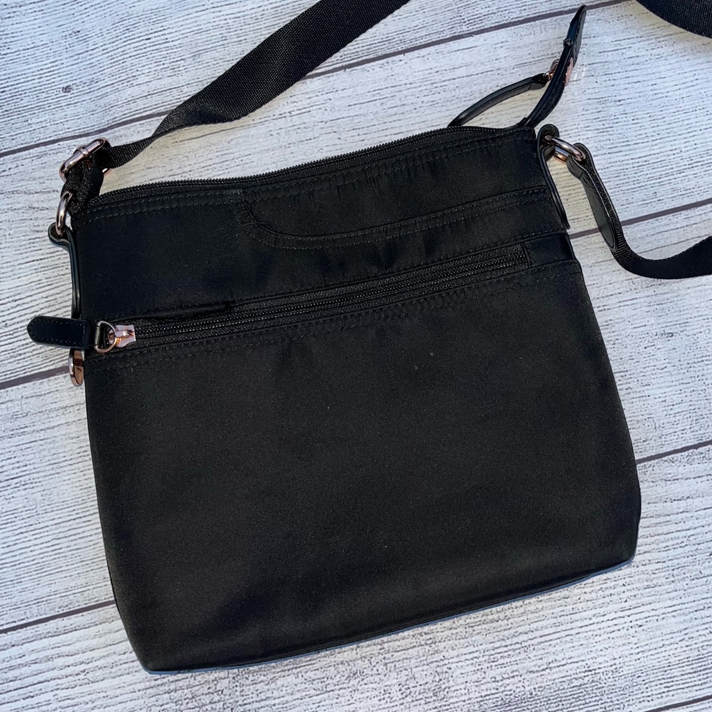 RADLEY LONDON Pocket Essential Black zip top Crossbody Bag